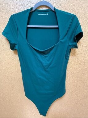 Abercrombie & Fitch Teal Scoop-Neck Short-Sleeve Bodysuit - Medium